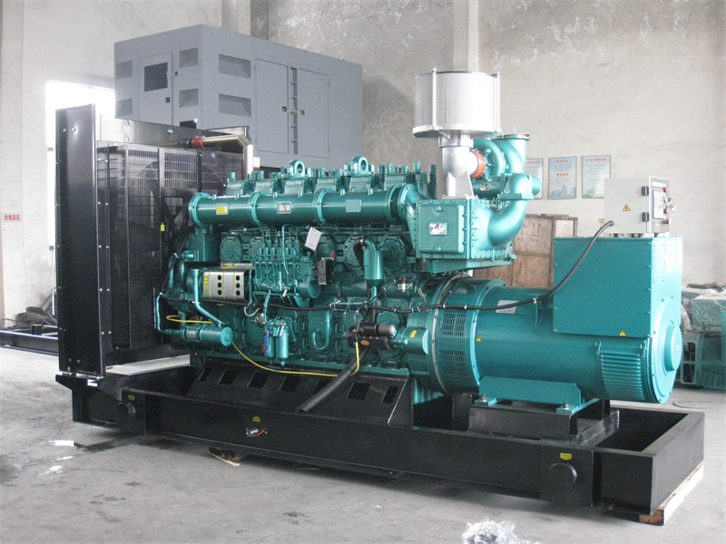 奉新200KW 柴油发电机的油耗是多少？